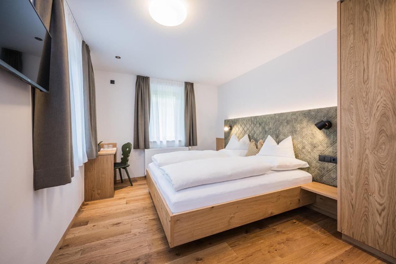 Gasthof Albergo Dolomiten Braies  Exterior foto