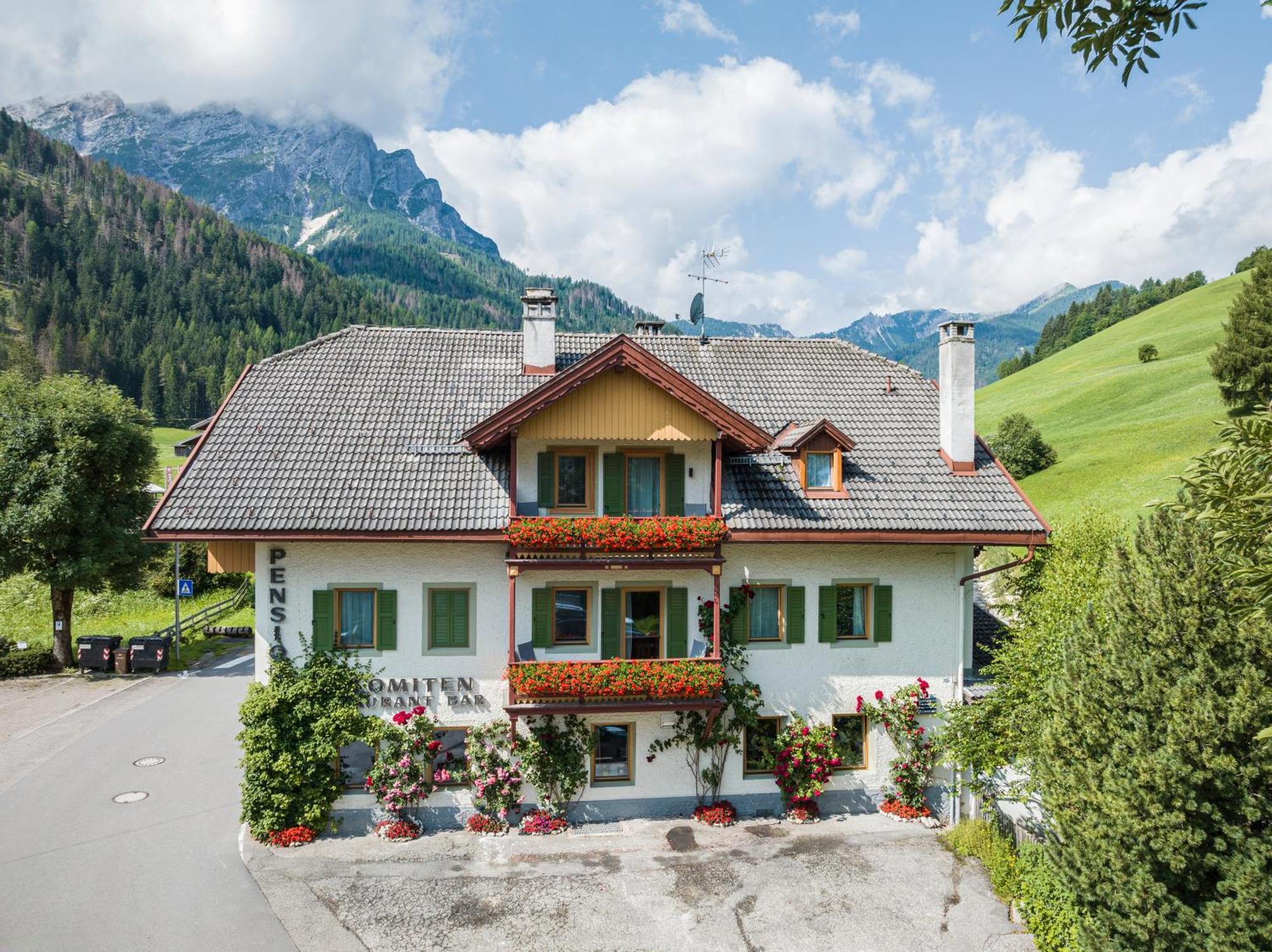 Gasthof Albergo Dolomiten Braies  Exterior foto